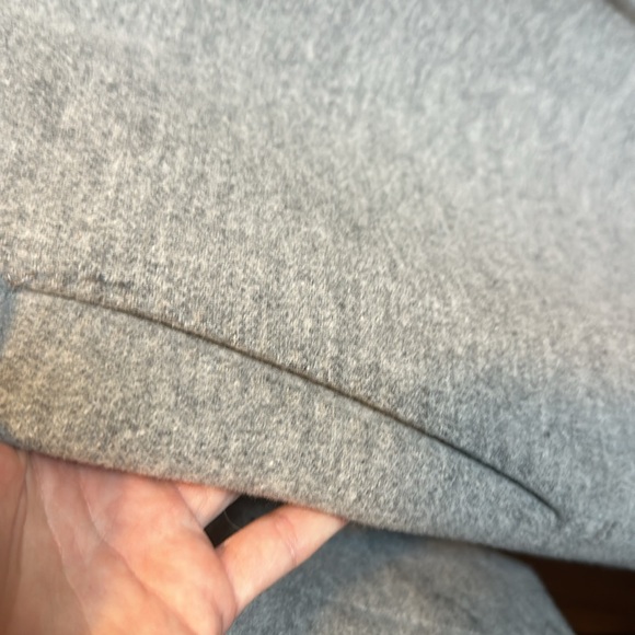 Aritzia Babaton (S) The Steadman coat in gray color - Picture 9 of 9